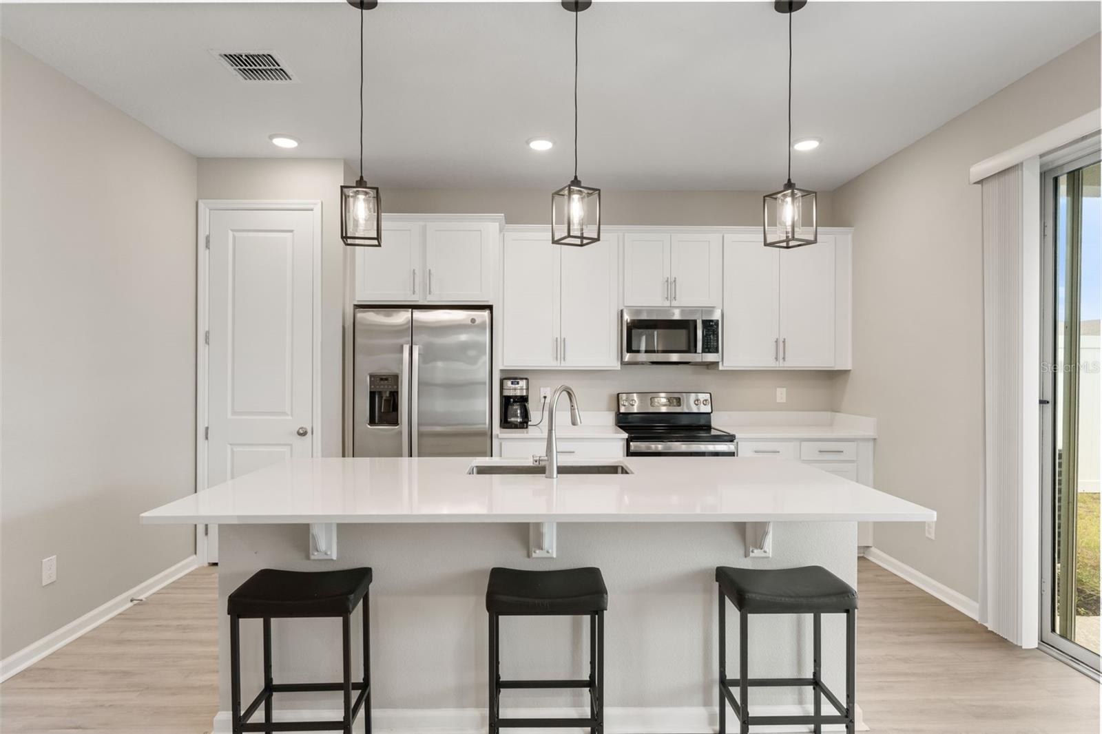 1542 SUGARBELLE CIR, MASCOTTE, FL — photo 11