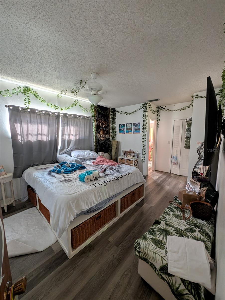 11557 124TH TER, LARGO, FL — photo 9