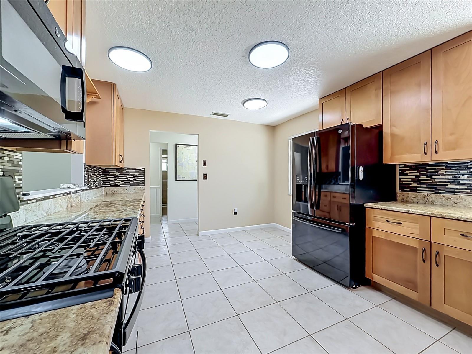 12547 PINE ISLAND DR, LEESBURG, FL — photo 24
