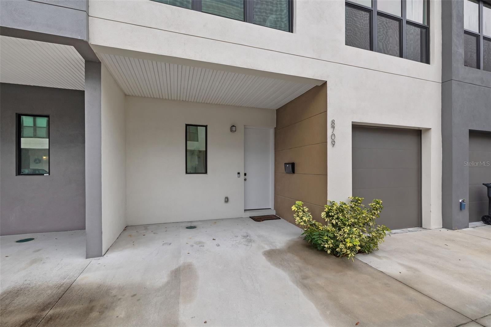8709 PALM RANCHES PL, TAMPA, FL — photo 2