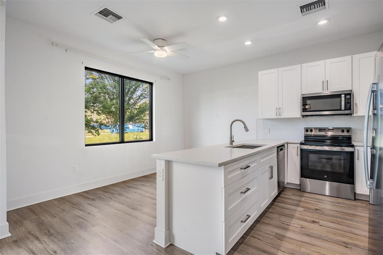 8709 PALM RANCHES PL, TAMPA, FL — photo 4