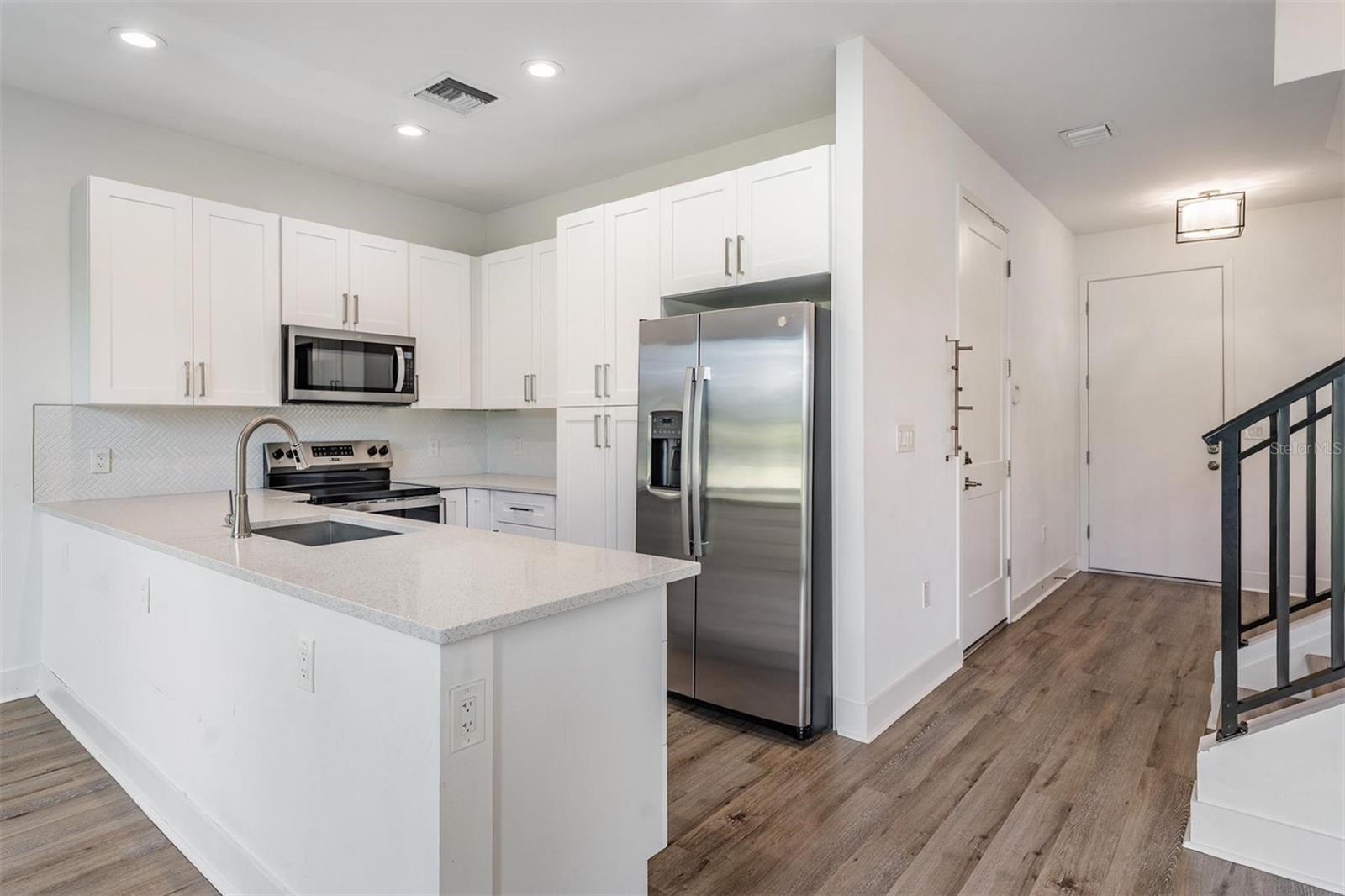 8709 PALM RANCHES PL, TAMPA, FL — photo 32