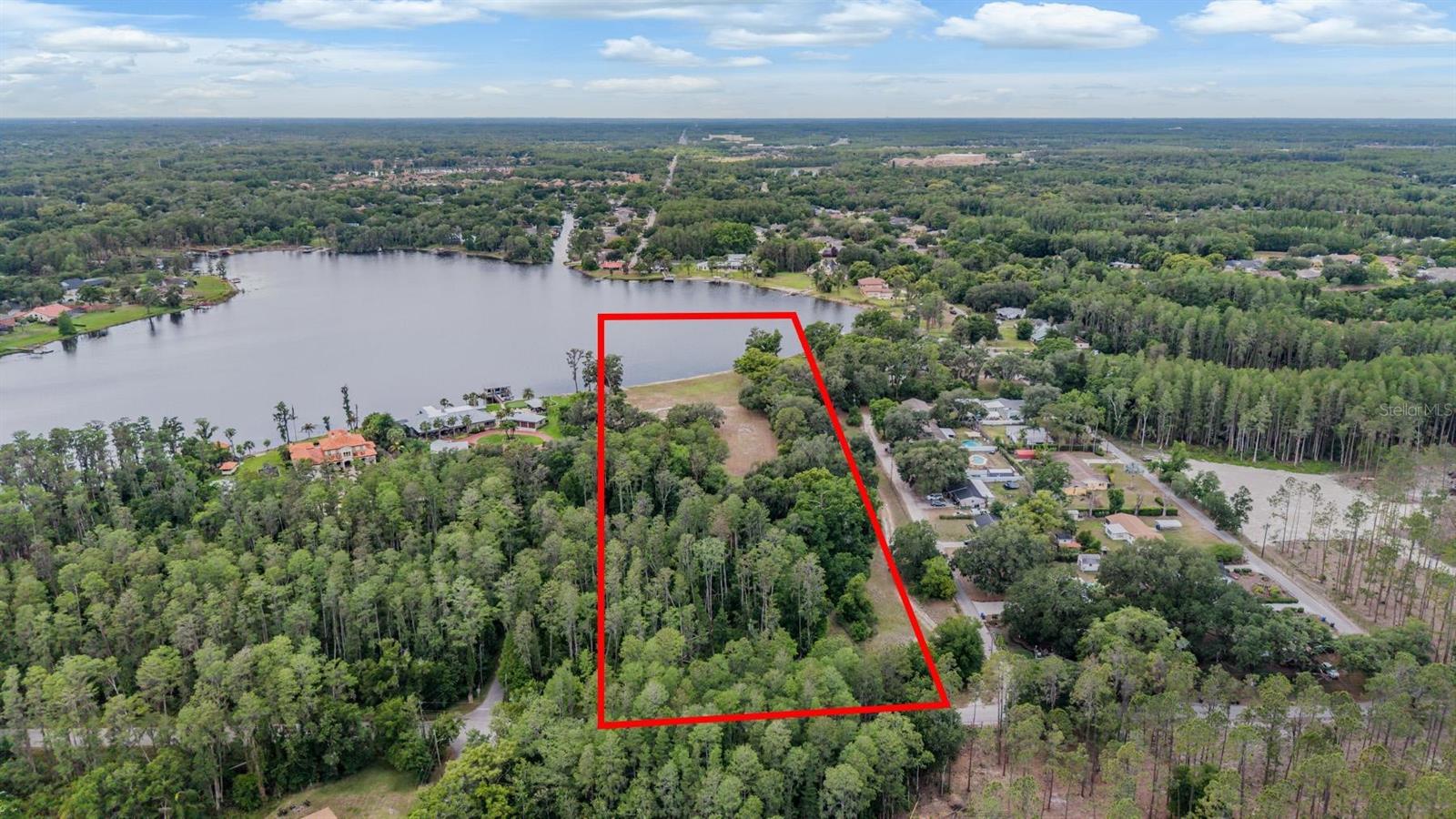 215 LAKE BRANT DR, LUTZ, FL — photo 2