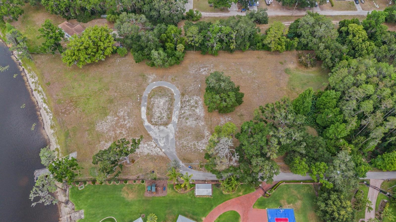 215 LAKE BRANT DR, LUTZ, FL — photo 3