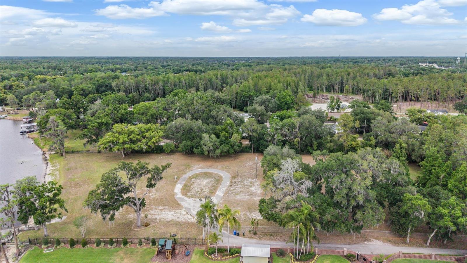 215 LAKE BRANT DR, LUTZ, FL — photo 9