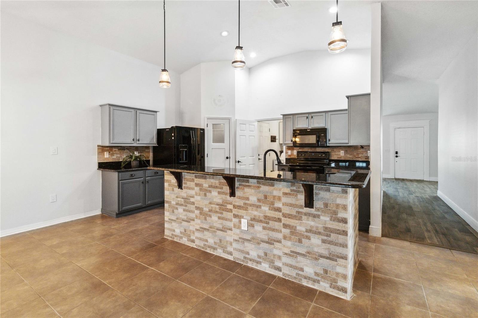 402 RIO GRANDE CT, POINCIANA, FL — photo 3