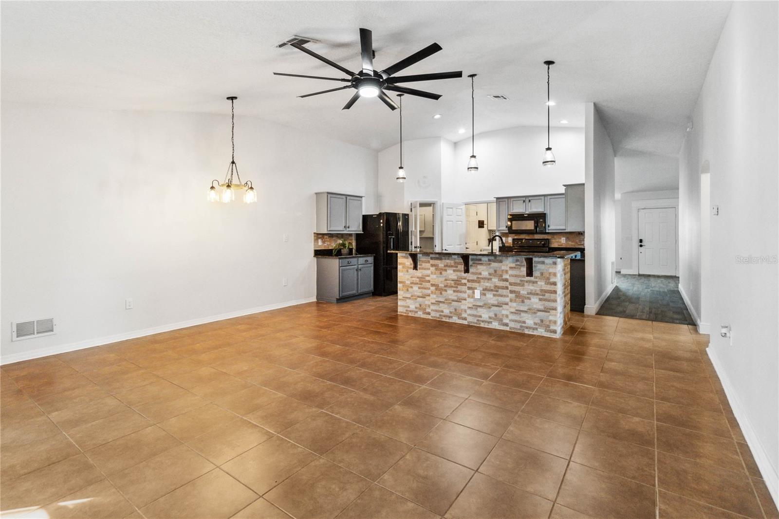 402 RIO GRANDE CT, POINCIANA, FL — photo 9