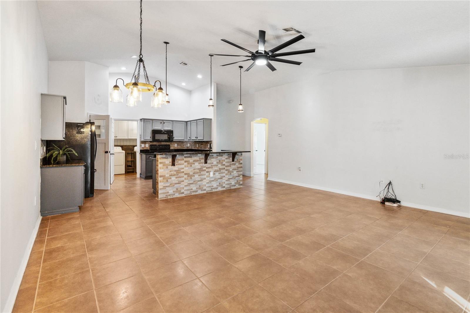 402 RIO GRANDE CT, POINCIANA, FL — photo 10
