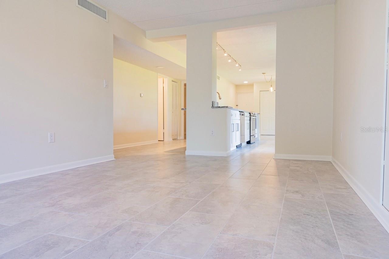 208 LAKE HOWARD DR NW #104, WINTER HAVEN, FL — photo 8