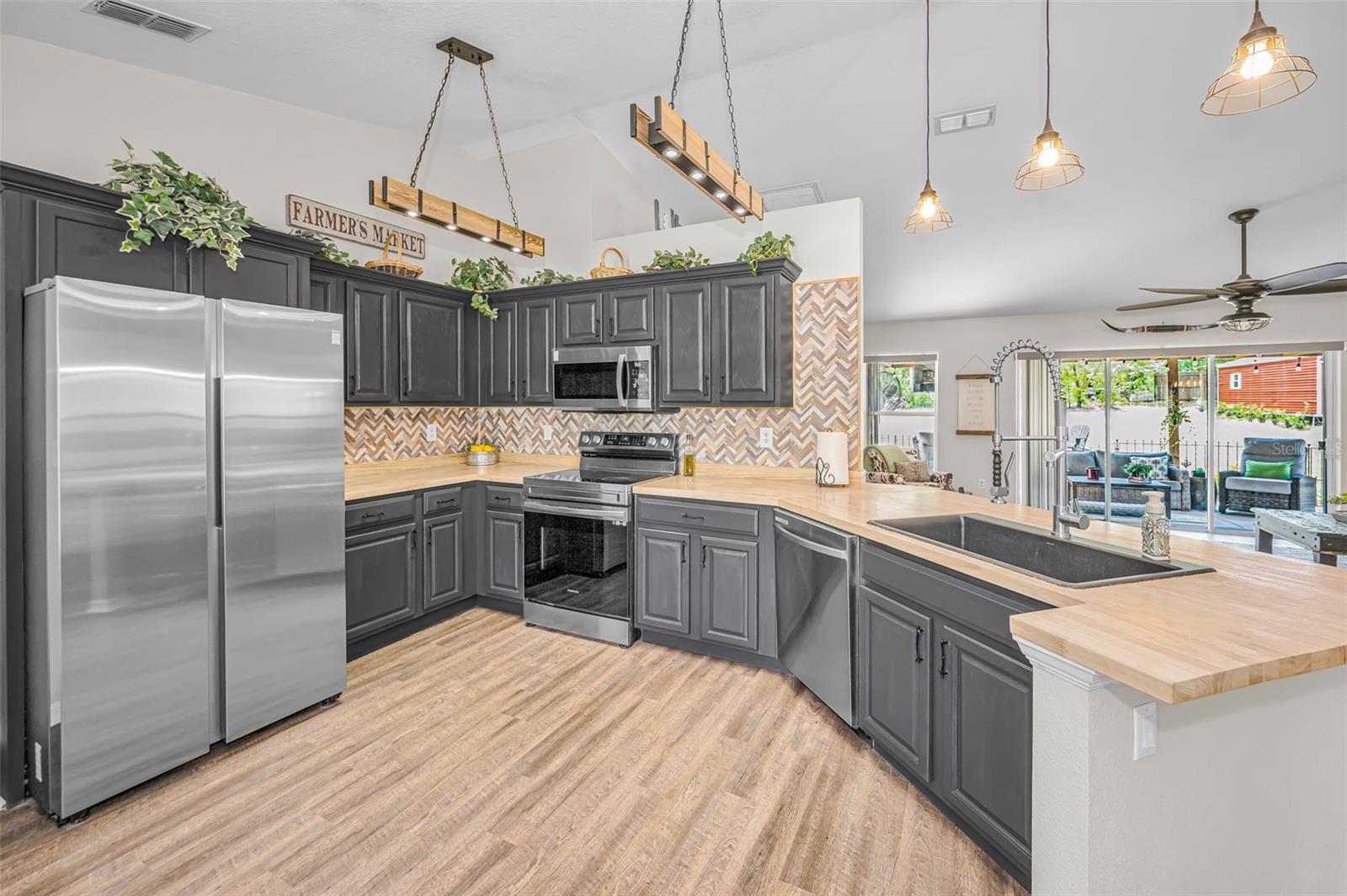 12123 FULMAR RD, WEEKI WACHEE, FL — photo 14