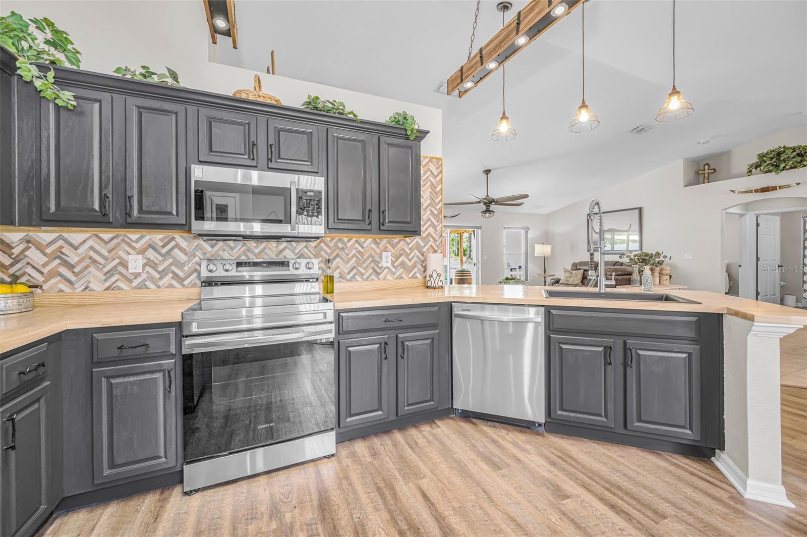12123 FULMAR RD, WEEKI WACHEE, FL — photo 20