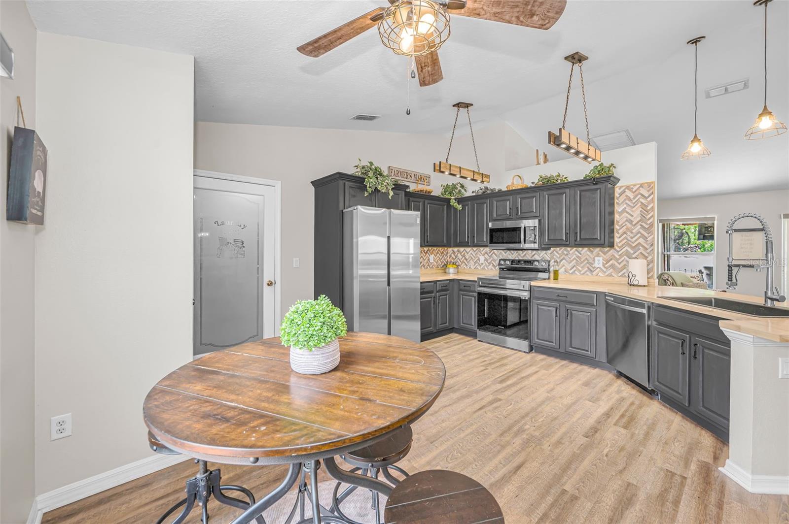 12123 FULMAR RD, WEEKI WACHEE, FL — photo 21