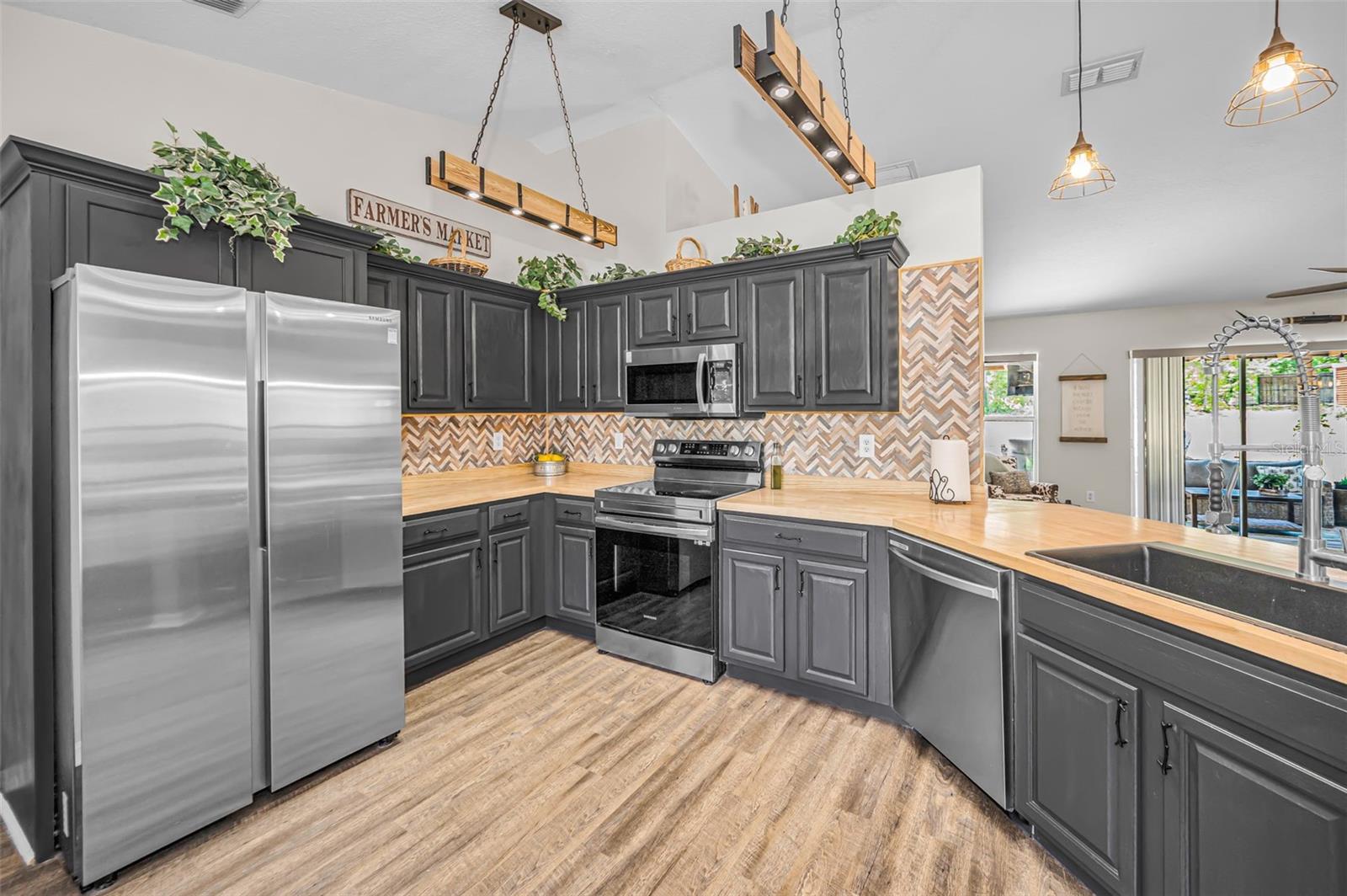 12123 FULMAR RD, WEEKI WACHEE, FL — photo 22