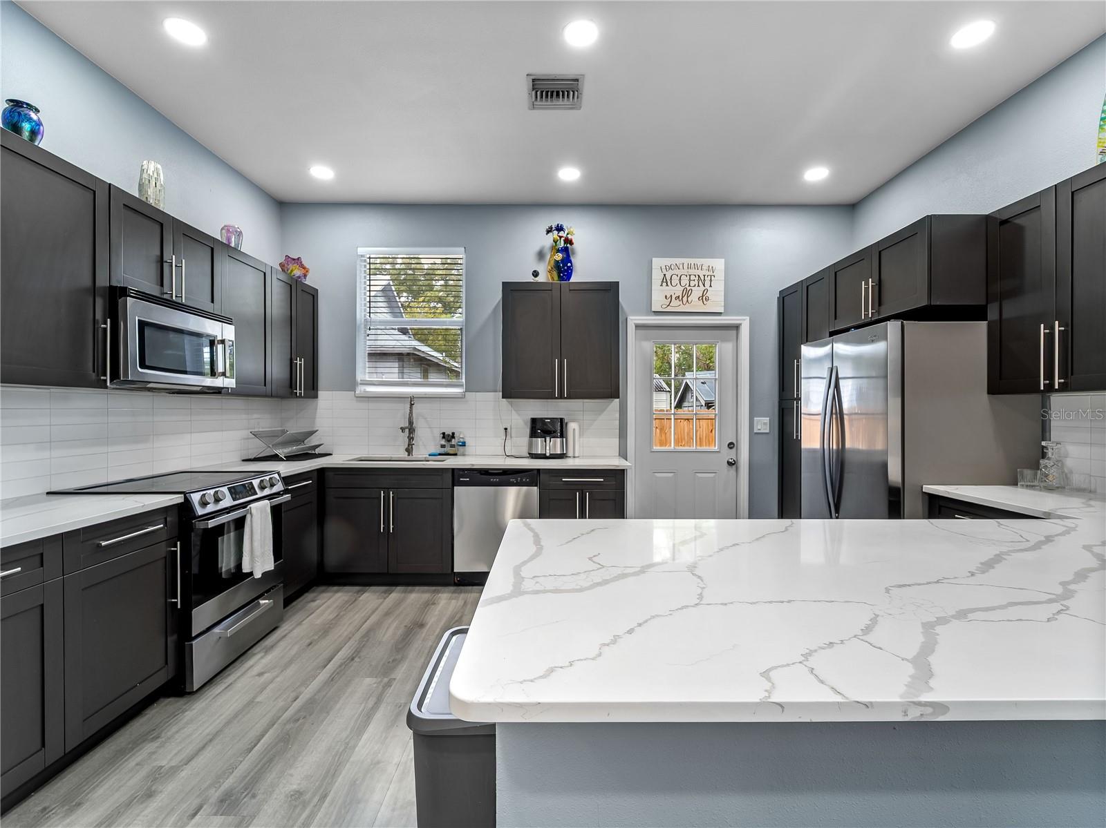 3014 N TAMPA ST, TAMPA, FL — photo 2