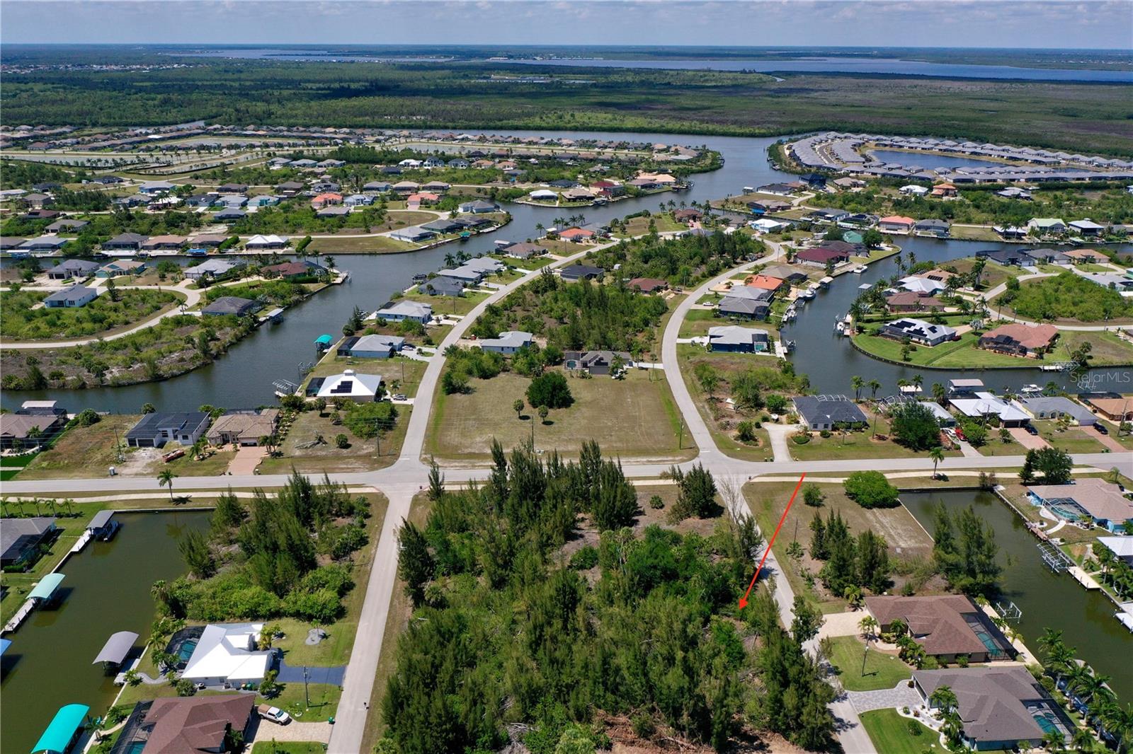 8401 ANTWERP CIR, PORT CHARLOTTE, FL — photo 4