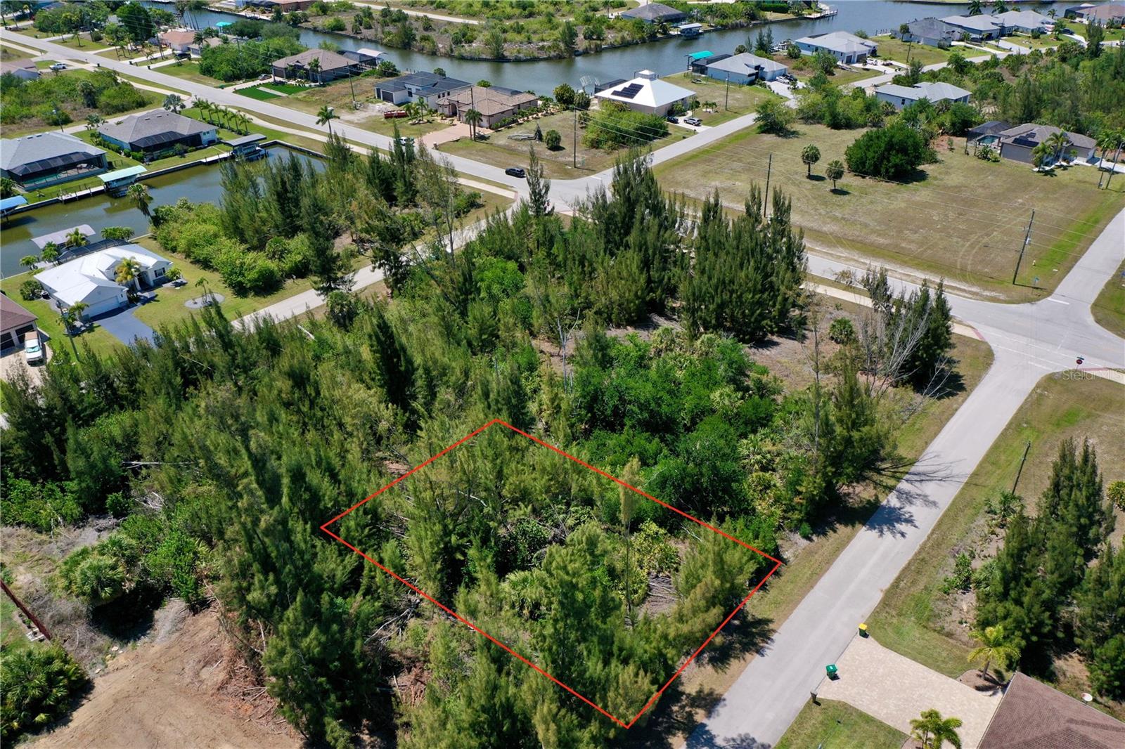 8401 ANTWERP CIR, PORT CHARLOTTE, FL — photo 11