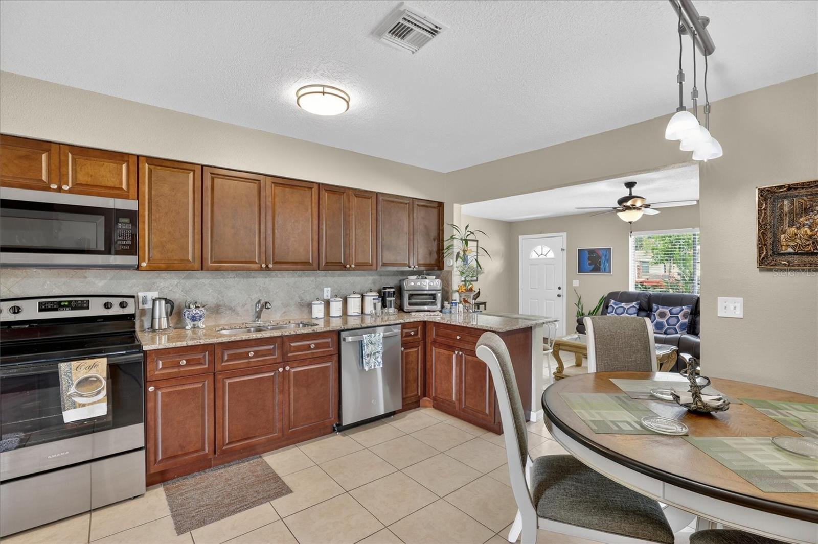 3804 JANIE CT, ORLANDO, FL — photo 6