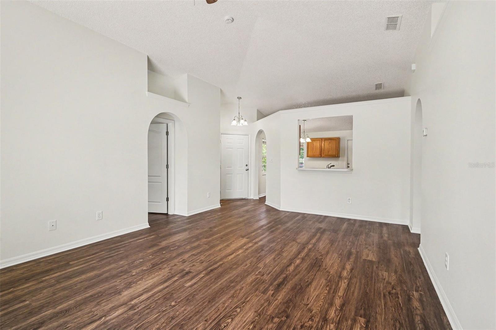 700 KENMOORE CT, EUSTIS, FL — photo 3