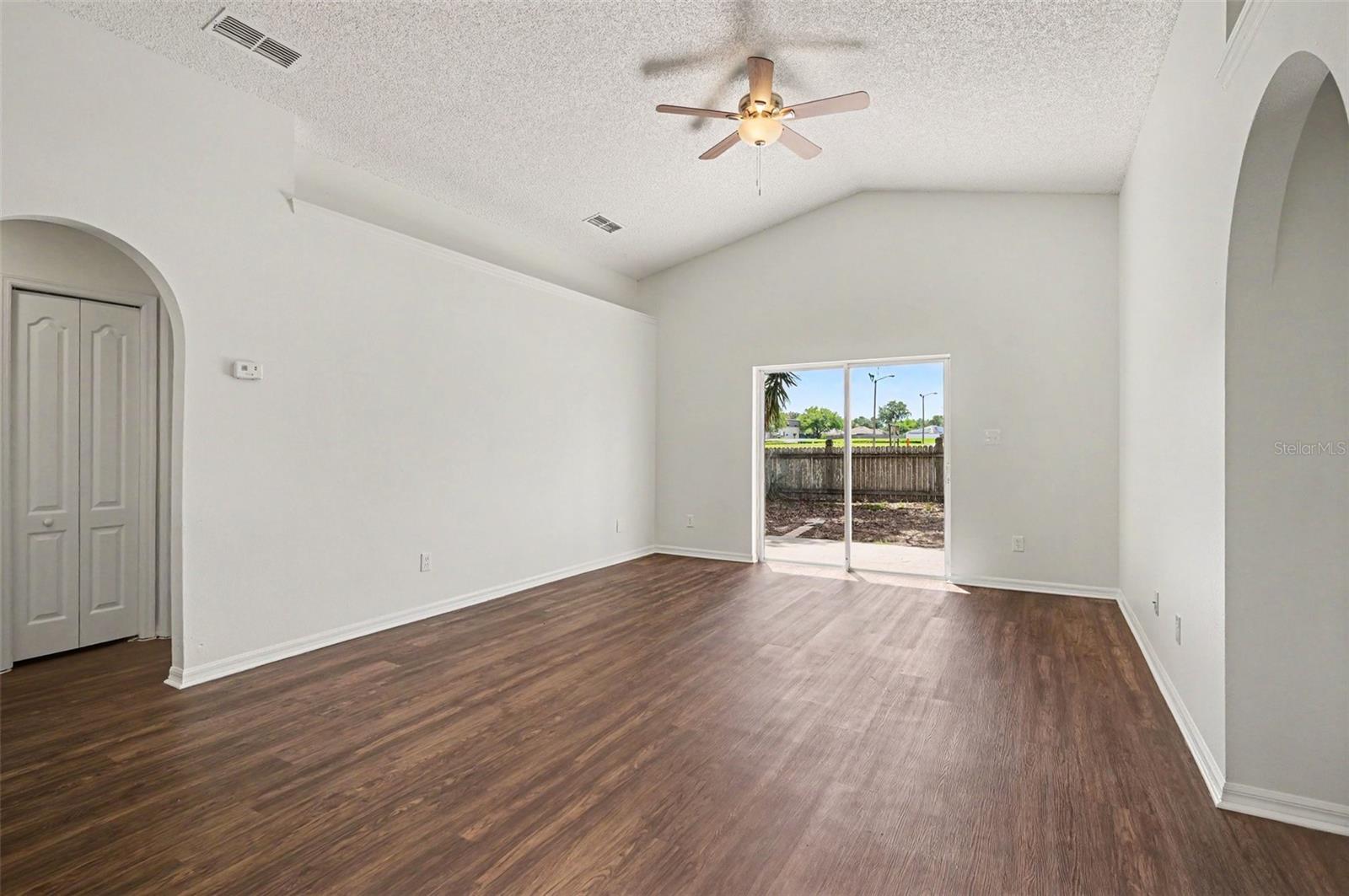 700 KENMOORE CT, EUSTIS, FL — photo 10