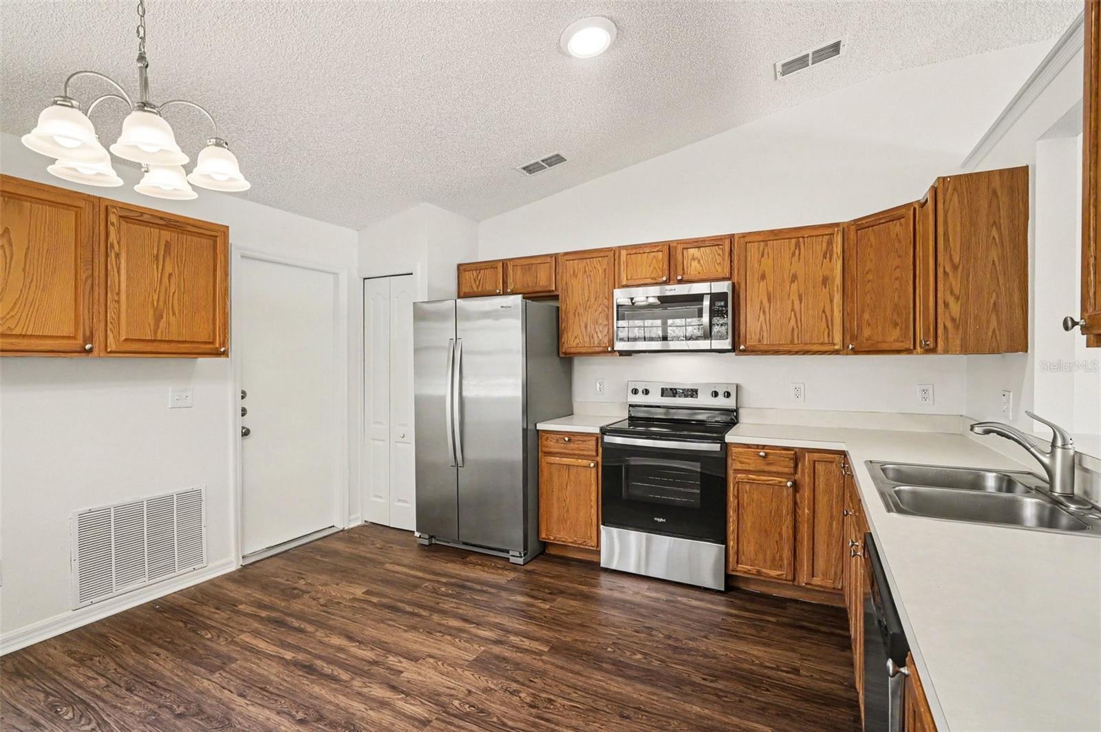 700 KENMOORE CT, EUSTIS, FL — photo 13