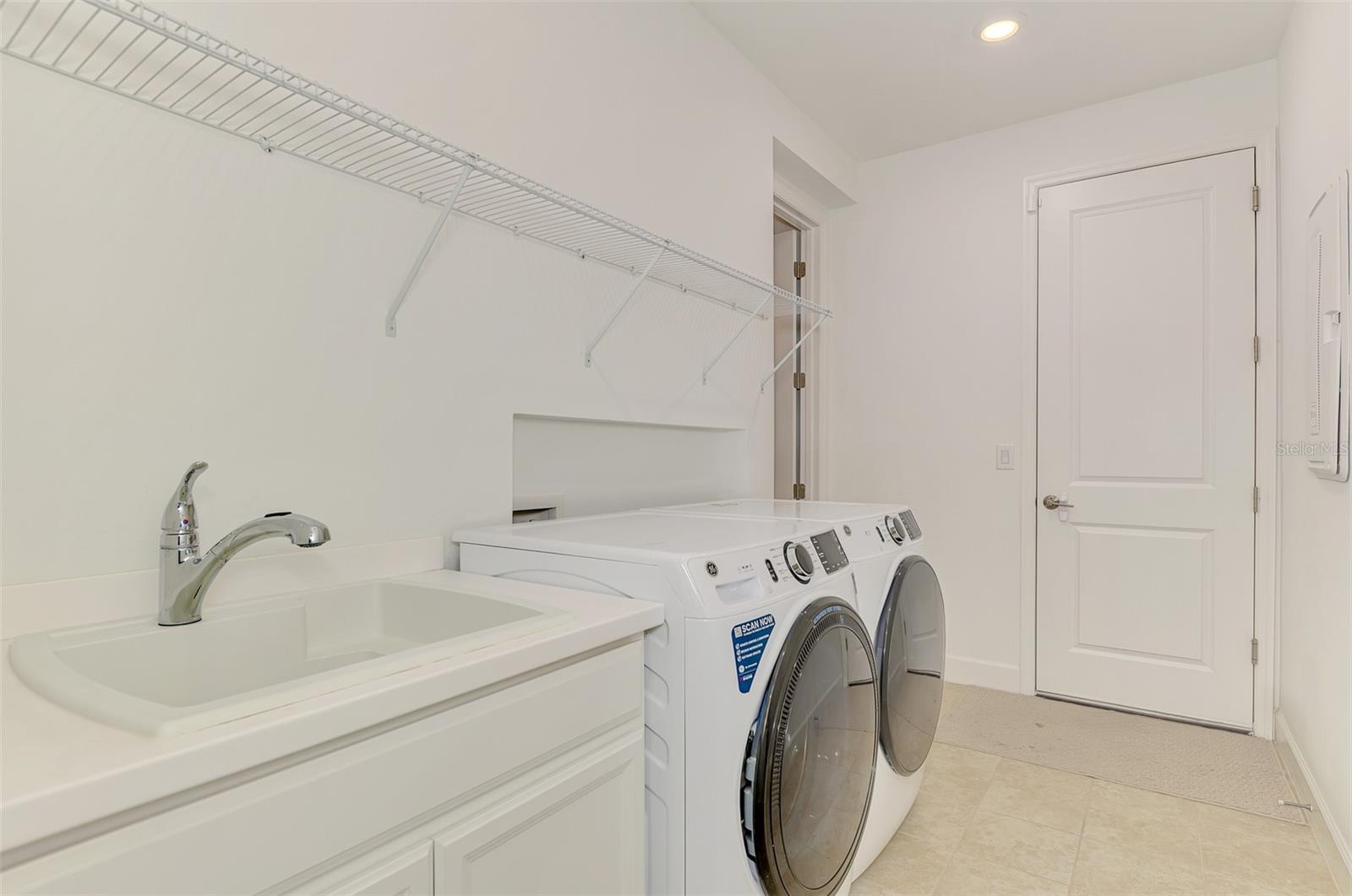 10192 MILKY WAY CIR, SARASOTA, FL — photo 35