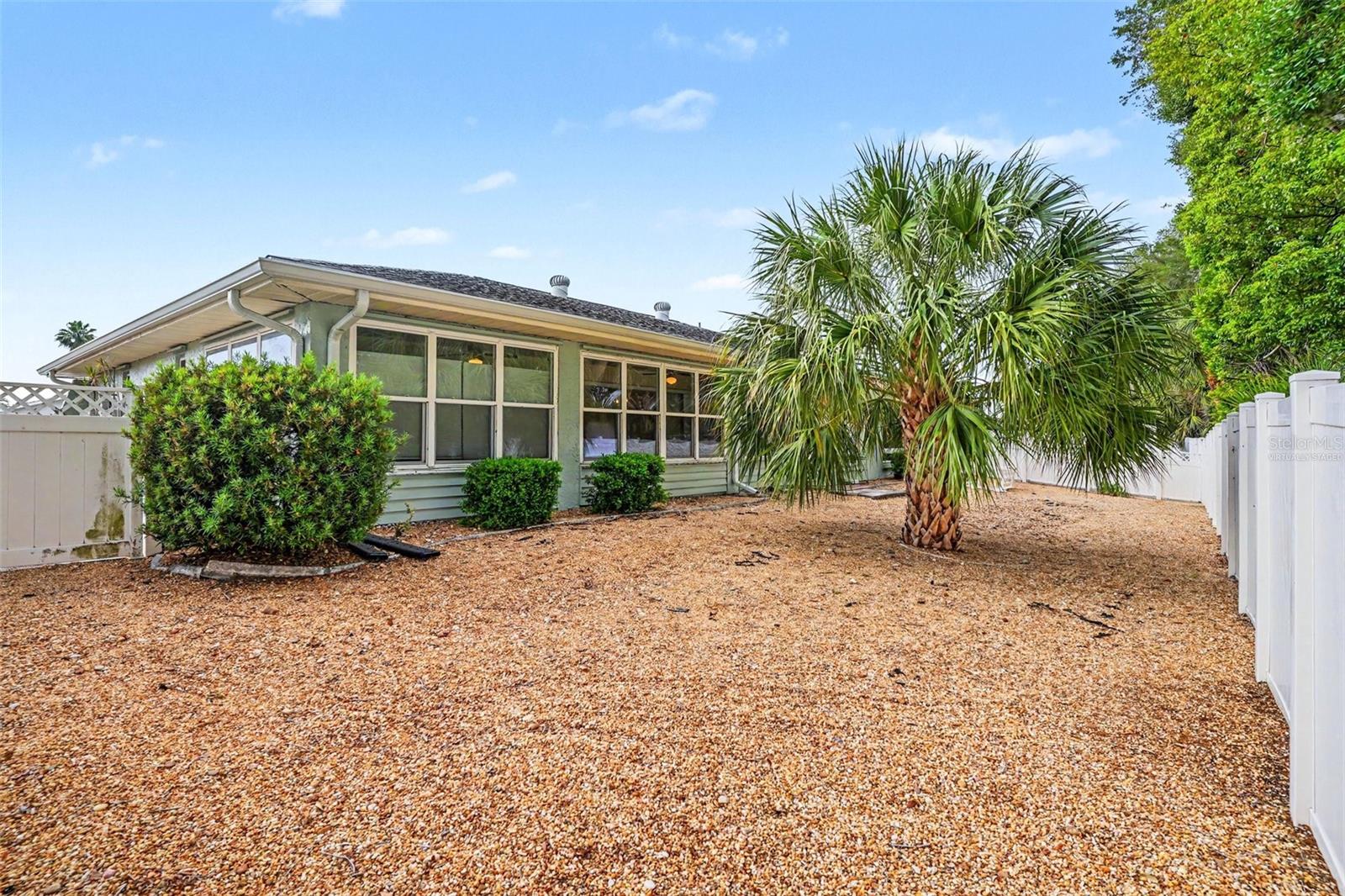 1703 NEW BEDFORD DR, SUN CITY CENTER, FL — photo 10