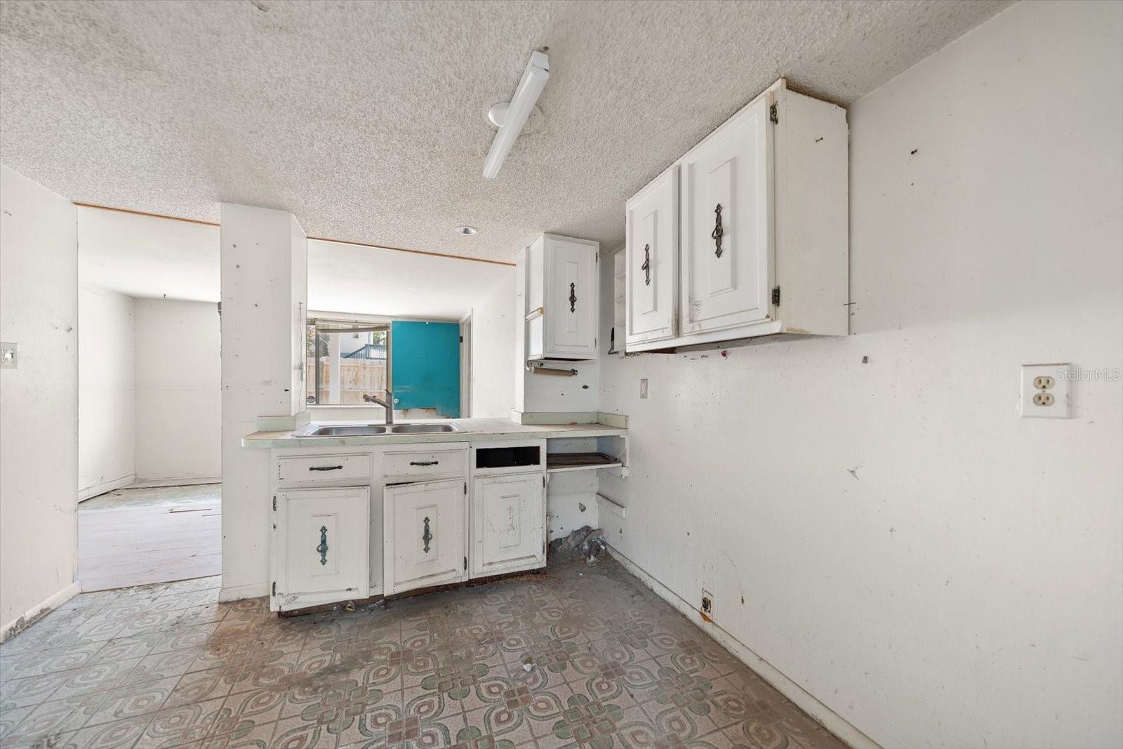 40 77TH AVE, TREASURE ISLAND, FL — photo 48