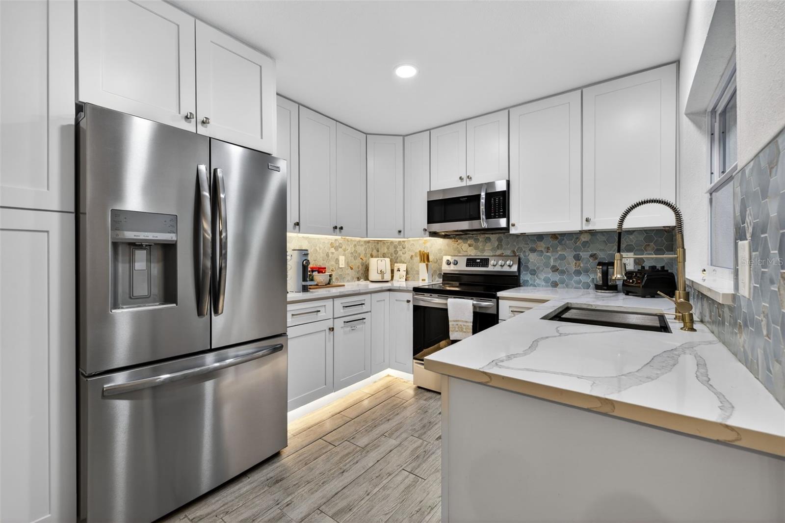 2705 LAKEVILLE DR, TAMPA, FL — photo 5