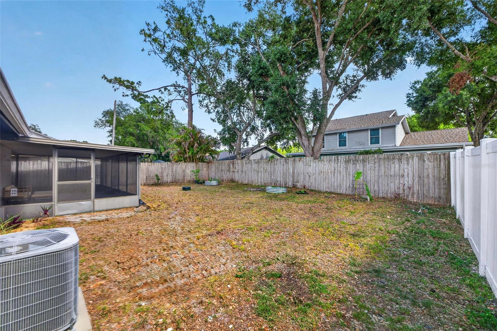 2705 LAKEVILLE DR, TAMPA, FL — photo 25
