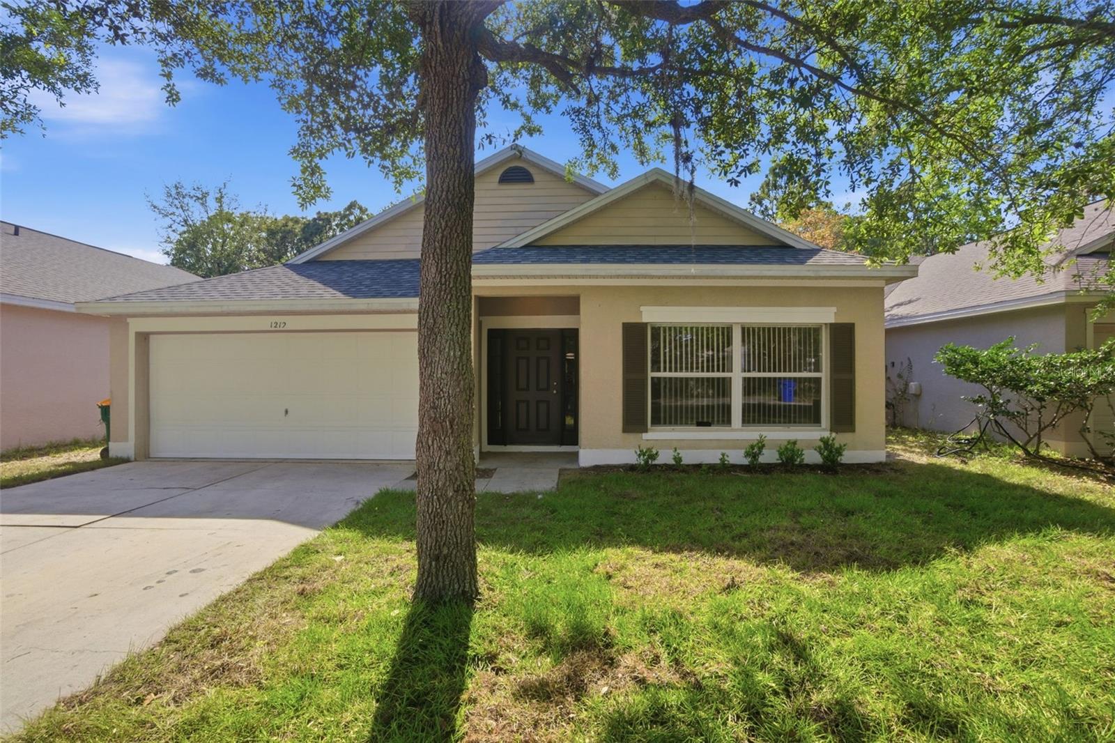 1212 LONGVILLE CIR, TAVARES, FL