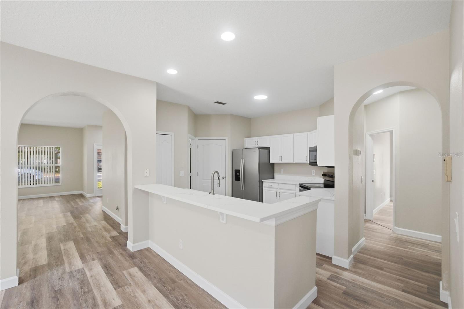 1212 LONGVILLE CIR, TAVARES, FL — photo 4