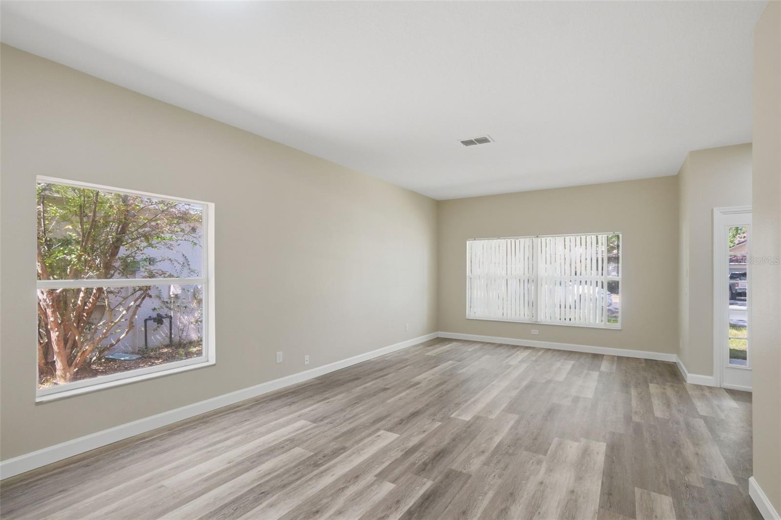 1212 LONGVILLE CIR, TAVARES, FL — photo 14