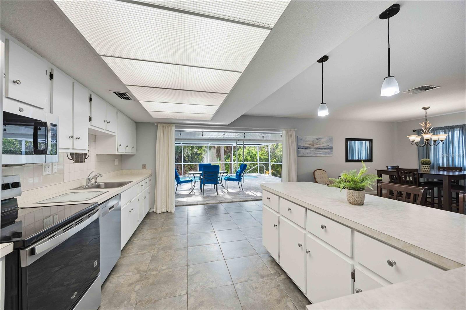 2091 CANNOLOT BLVD, PORT CHARLOTTE, FL — photo 15