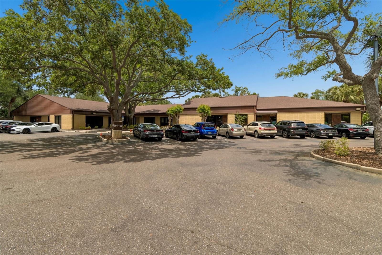 611 DRUID RD E #101-110, CLEARWATER, FL — photo 2