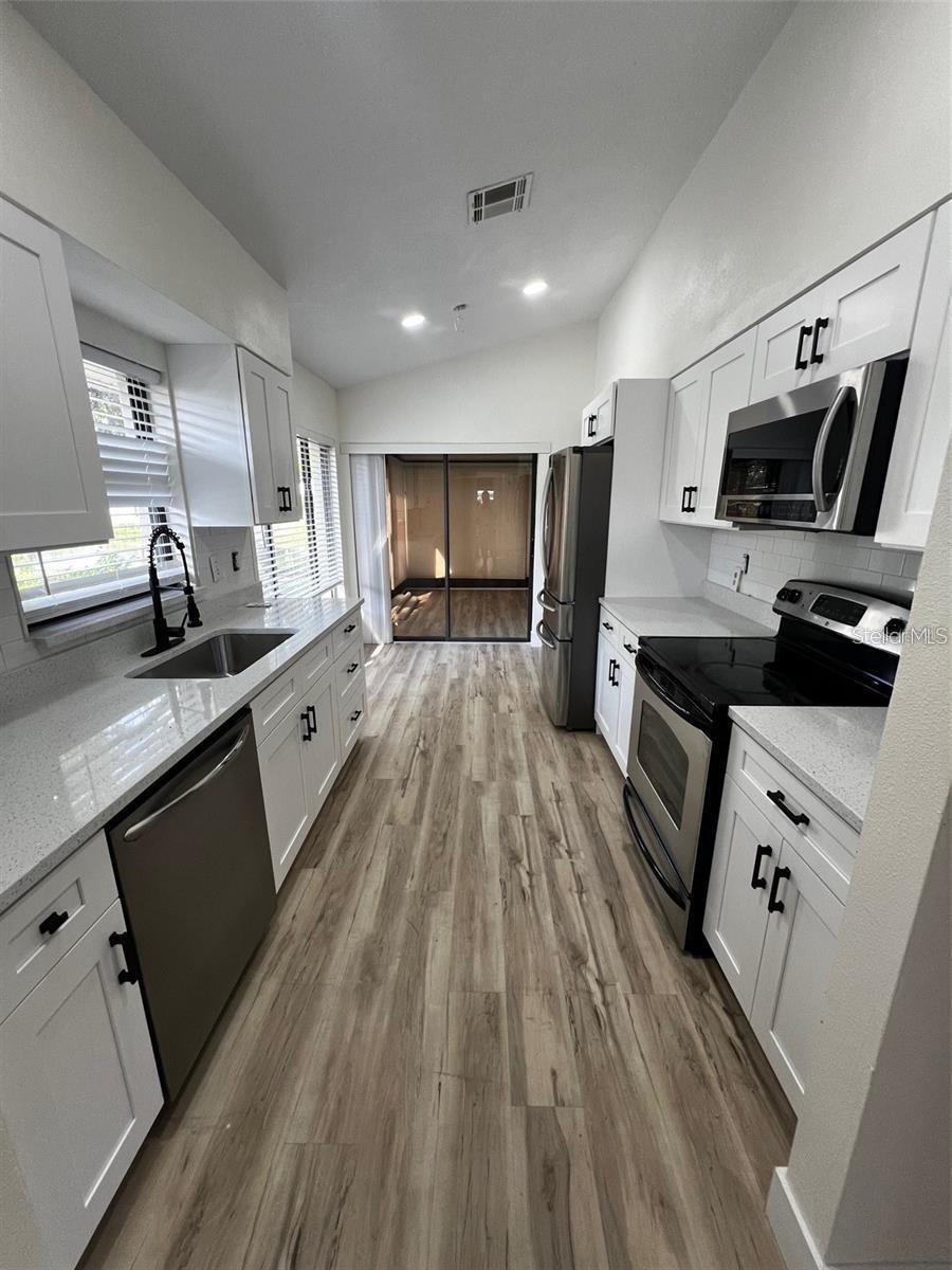 339 PEMBROKE LN S #228, VENICE, FL — photo 5