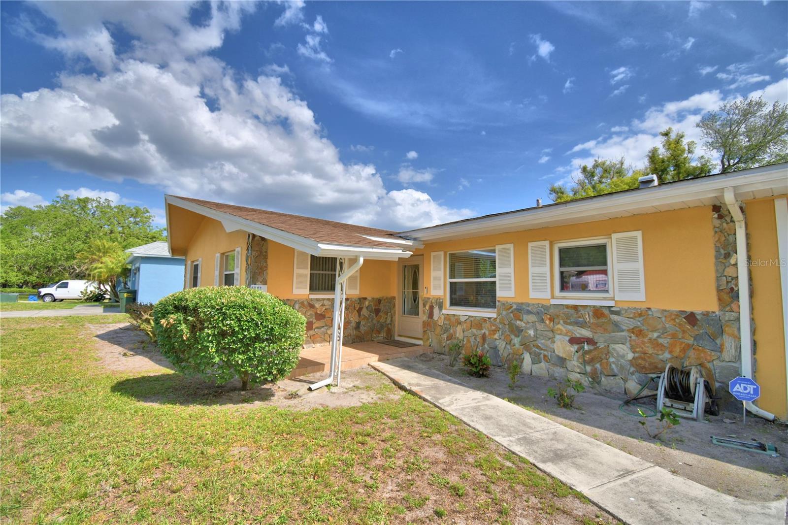 2779 ROBINWOOD DR, CLEARWATER, FL — photo 2