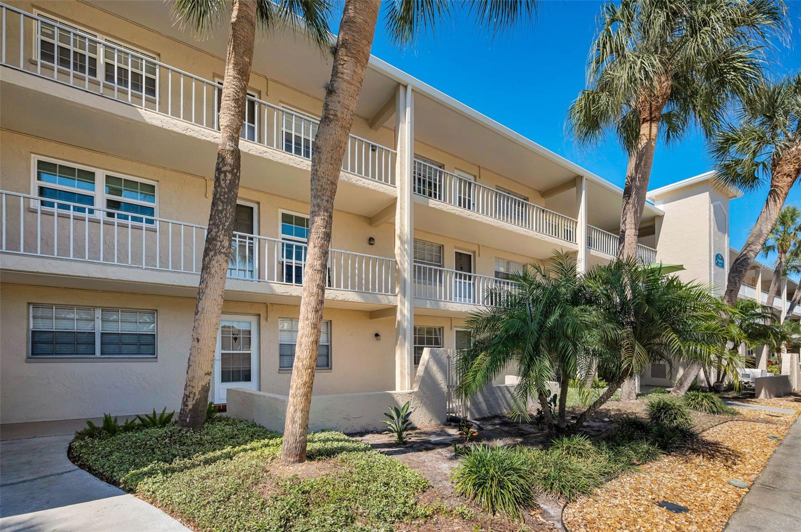 936 VIRGINIA ST #201, DUNEDIN, FL — photo 2