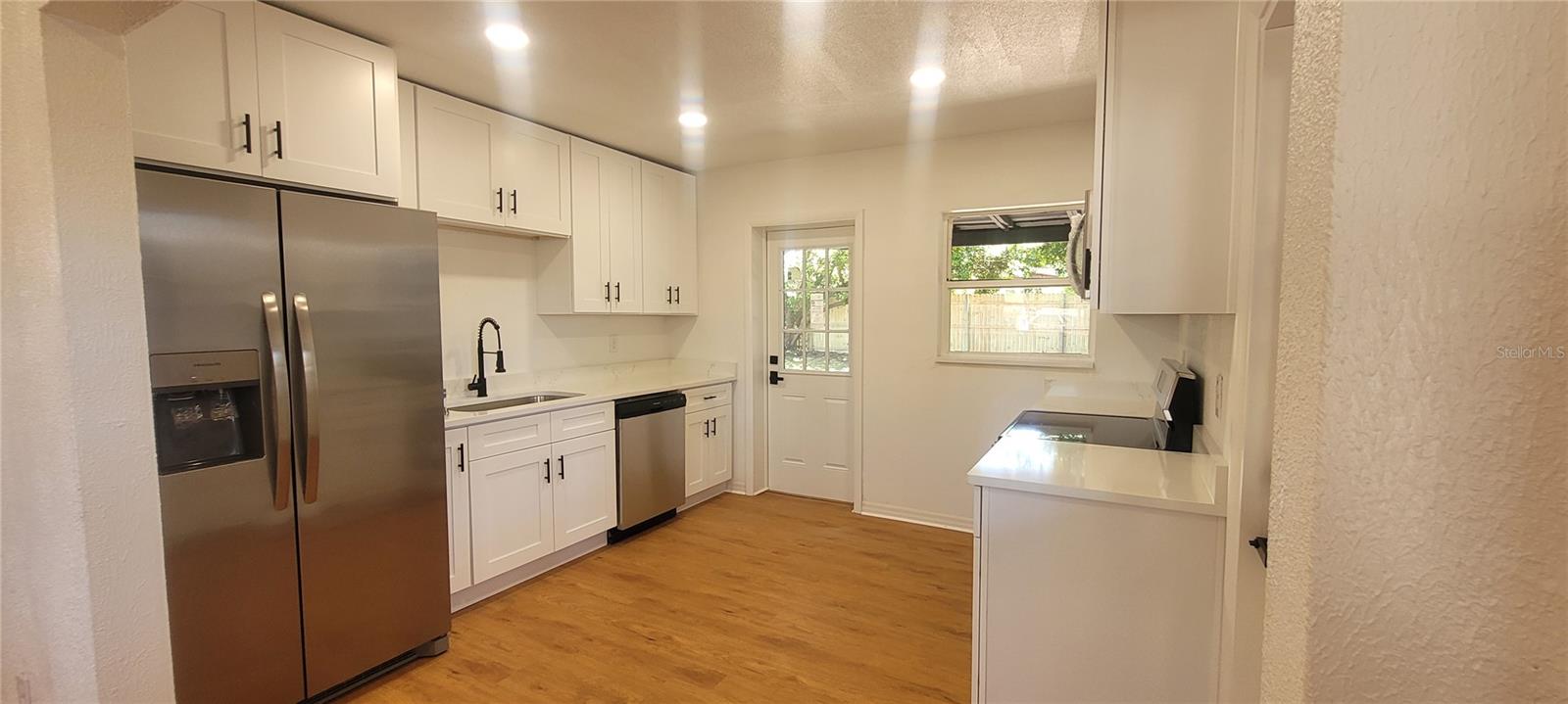 6023 FLORA TER, APOLLO BEACH, FL — photo 3