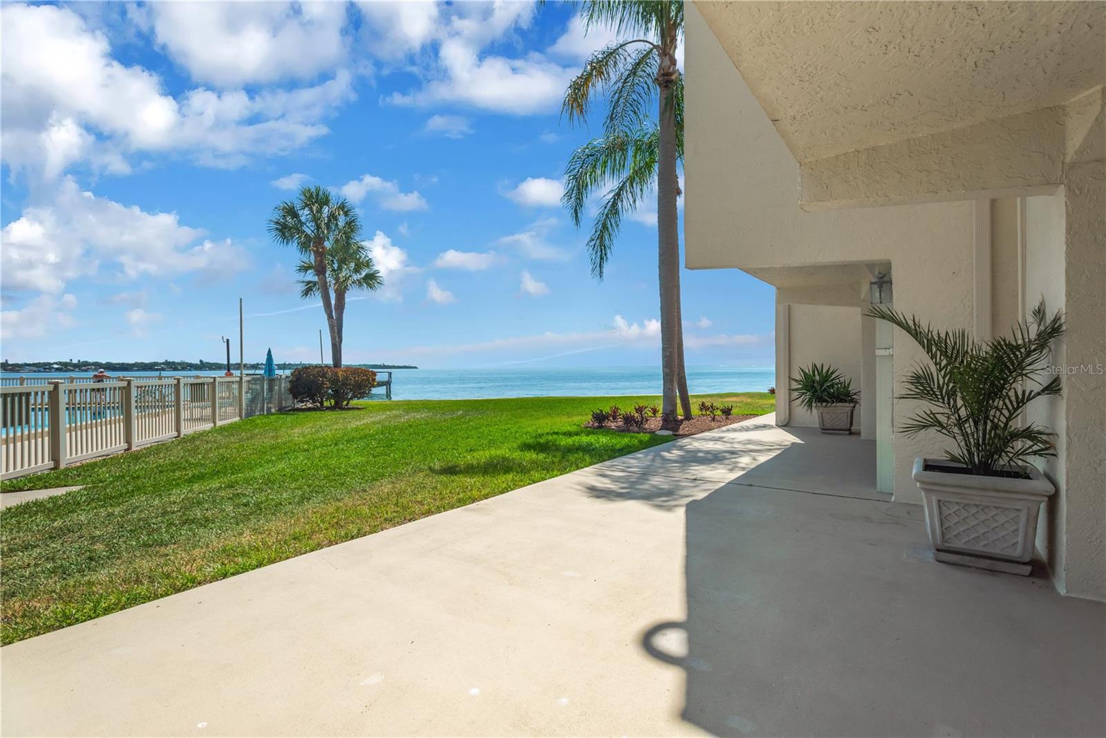 7520 SUNSHINE SKYWAY LN S #P5, ST PETERSBURG, FL — photo 2