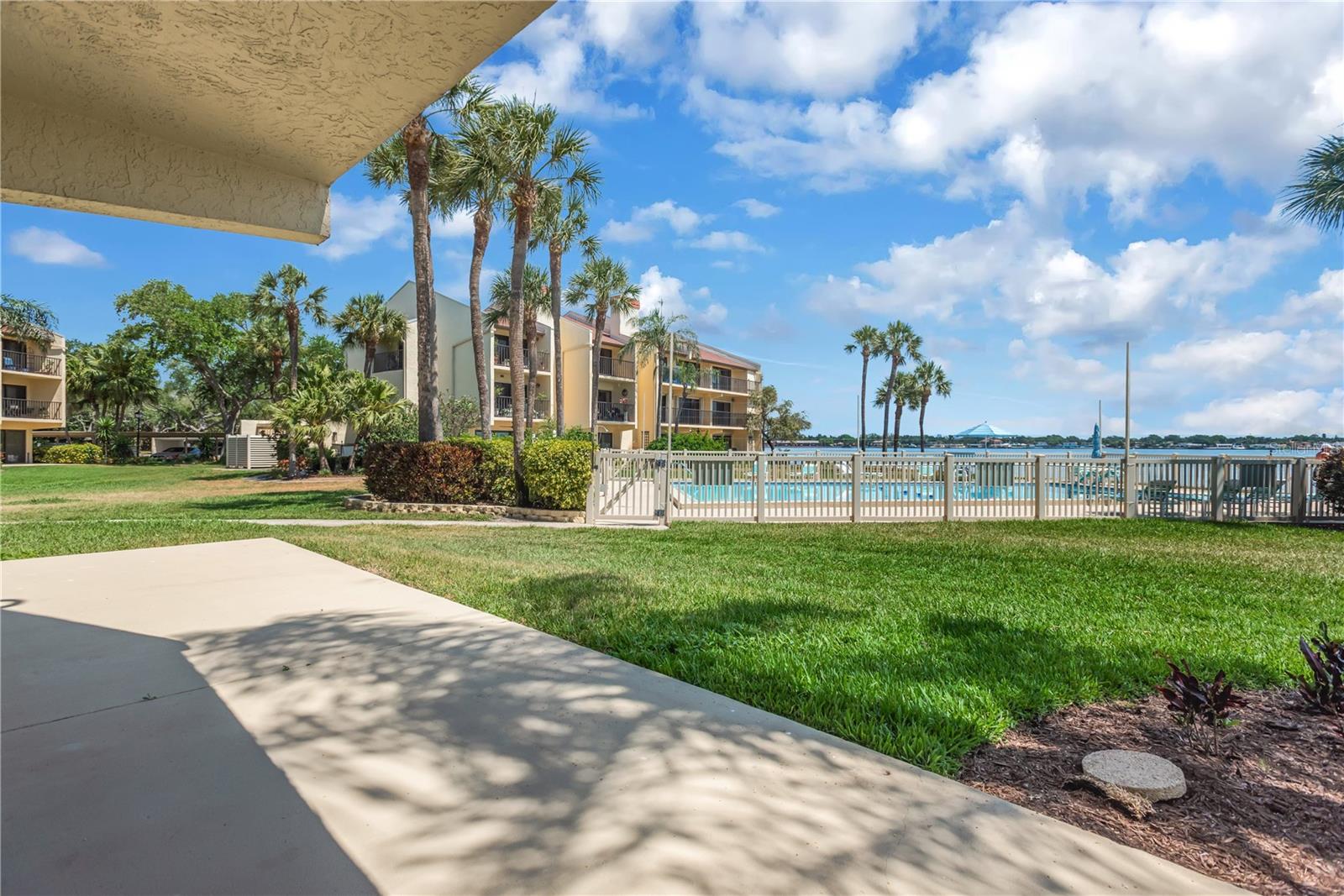 7520 SUNSHINE SKYWAY LN S #P5, ST PETERSBURG, FL — photo 10