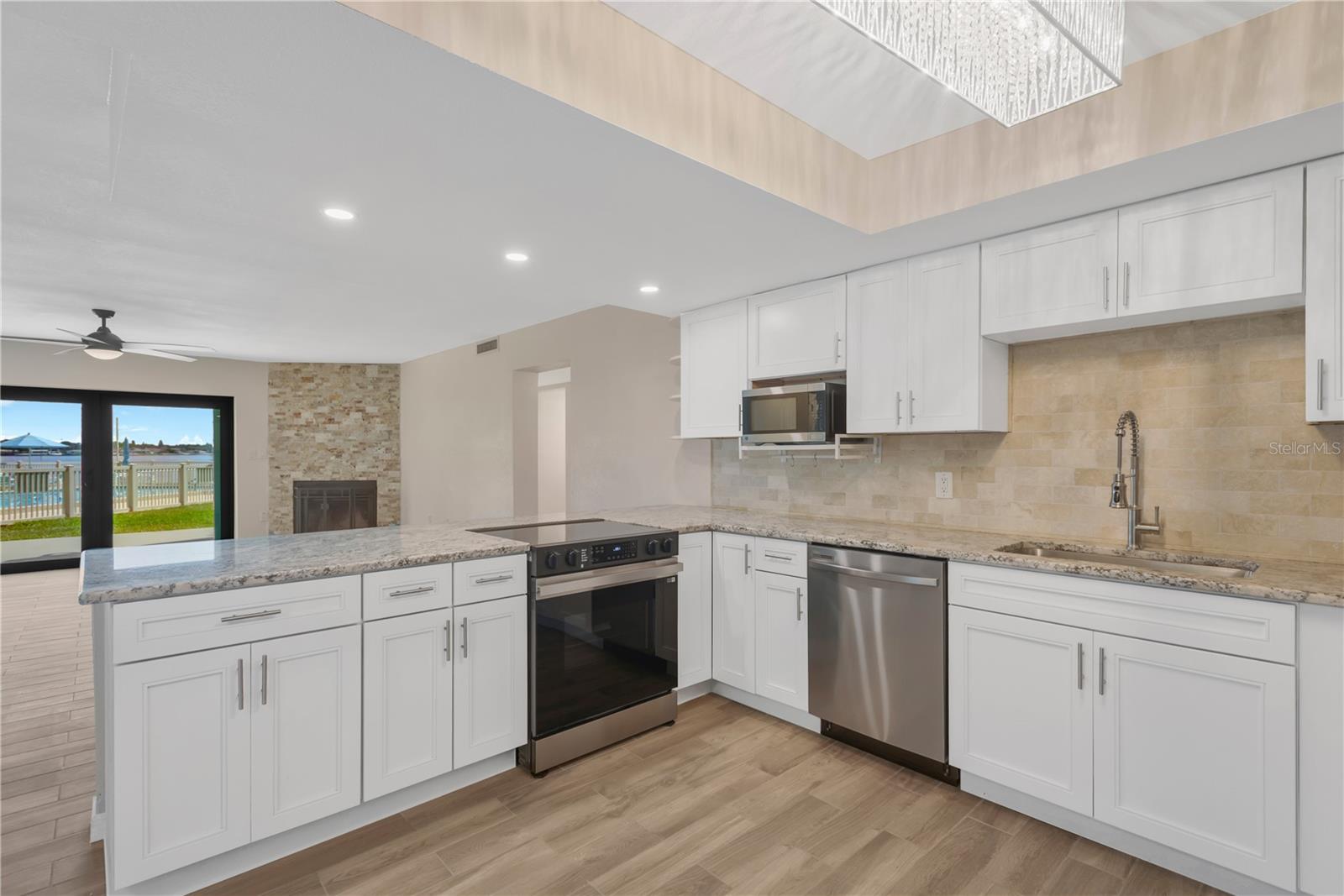 7520 SUNSHINE SKYWAY LN S #P5, ST PETERSBURG, FL — photo 17