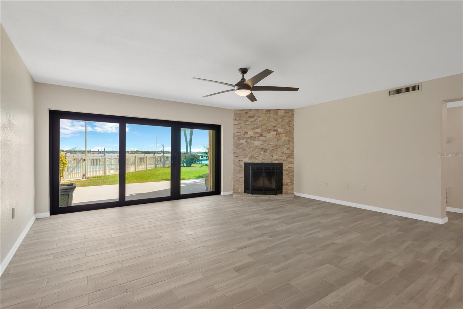 7520 SUNSHINE SKYWAY LN S #P5, ST PETERSBURG, FL — photo 20