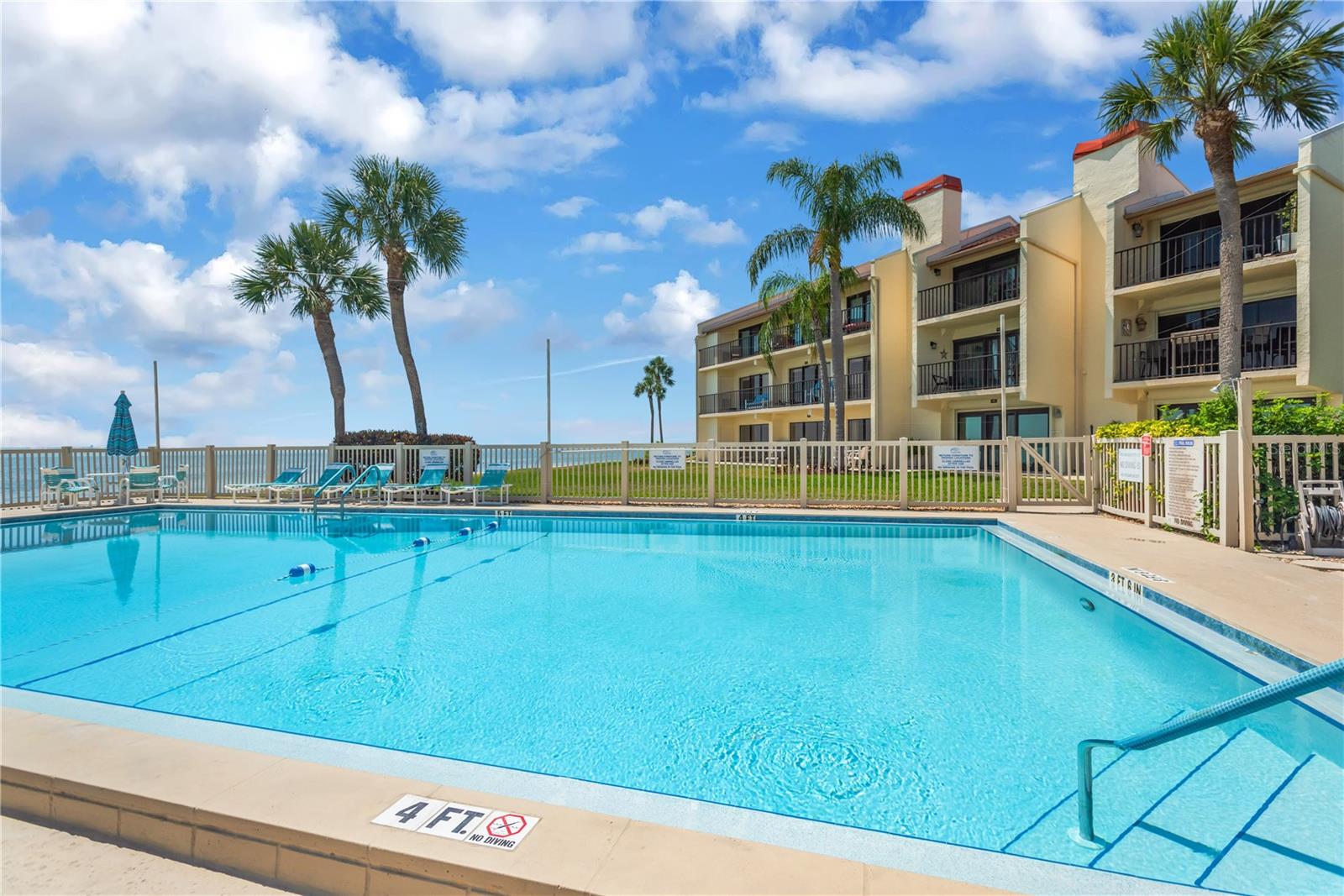 7520 SUNSHINE SKYWAY LN S #P5, ST PETERSBURG, FL — photo 33
