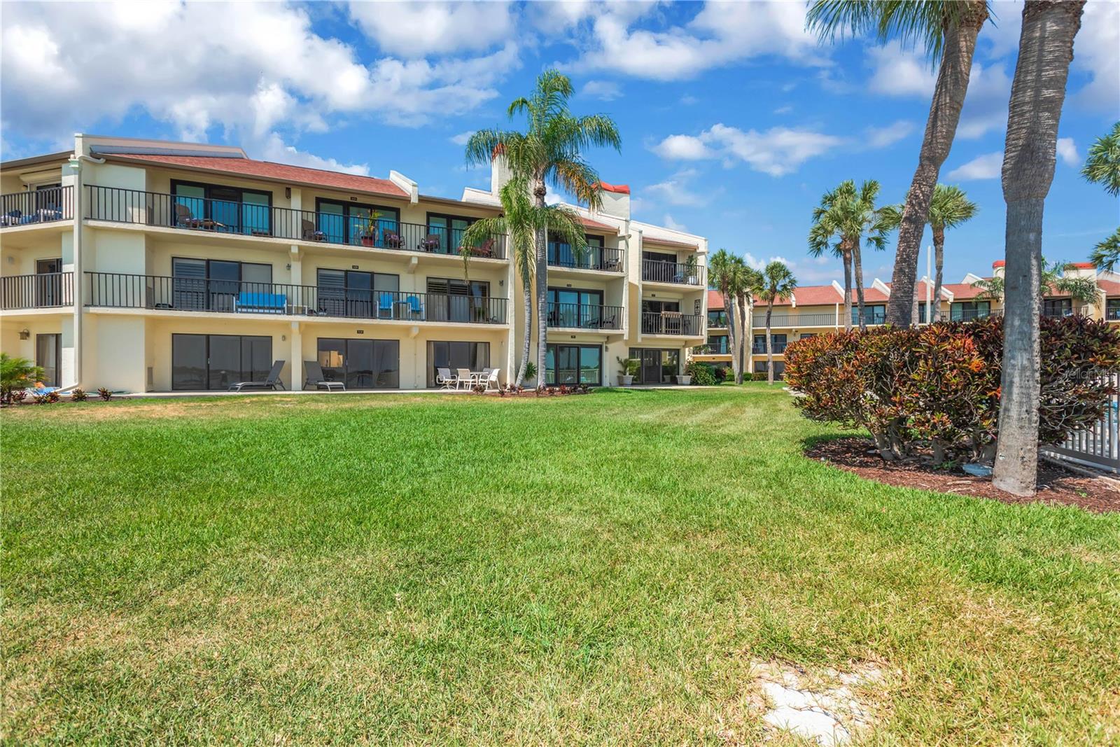 7520 SUNSHINE SKYWAY LN S #P5, ST PETERSBURG, FL — photo 38