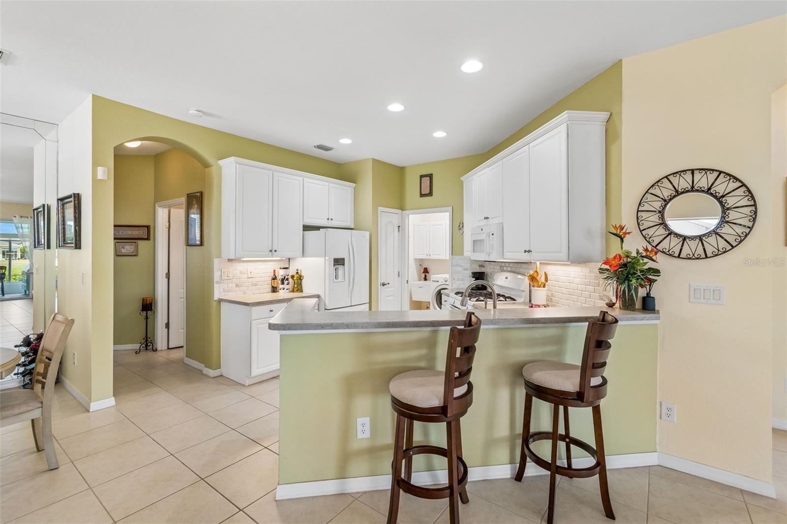 2011 SIFIELD GREENS WAY #71, SUN CITY CENTER, FL — photo 17