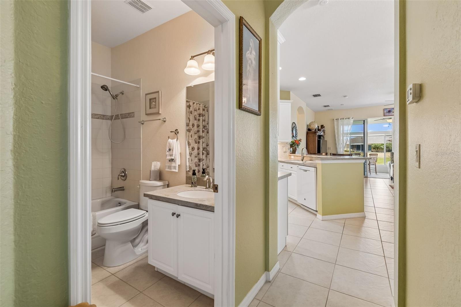 2011 SIFIELD GREENS WAY #71, SUN CITY CENTER, FL — photo 44