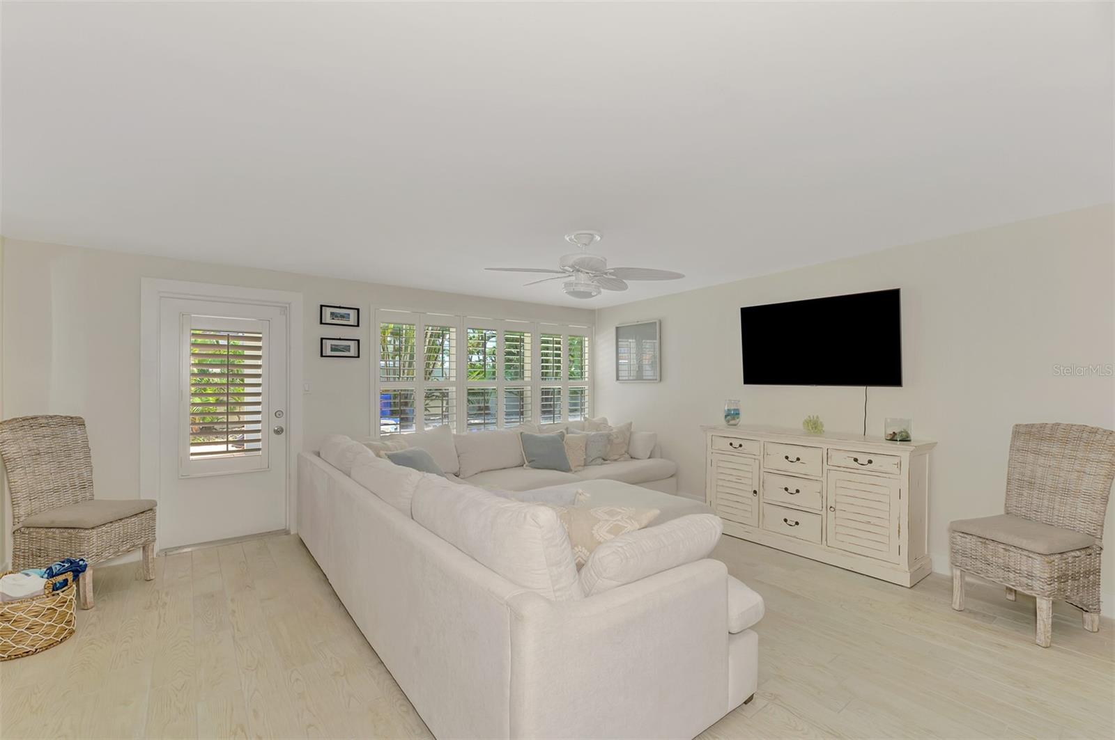 5628 CAPE LEYTE DR, SARASOTA, FL — photo 39