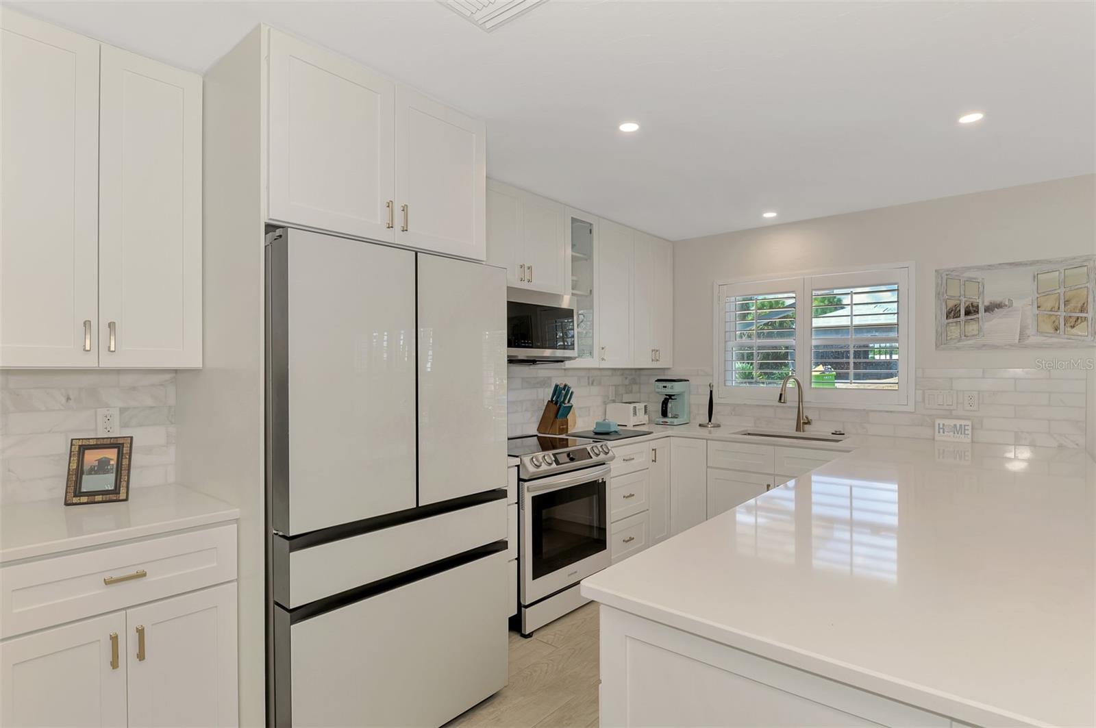 5628 CAPE LEYTE DR, SARASOTA, FL — photo 46