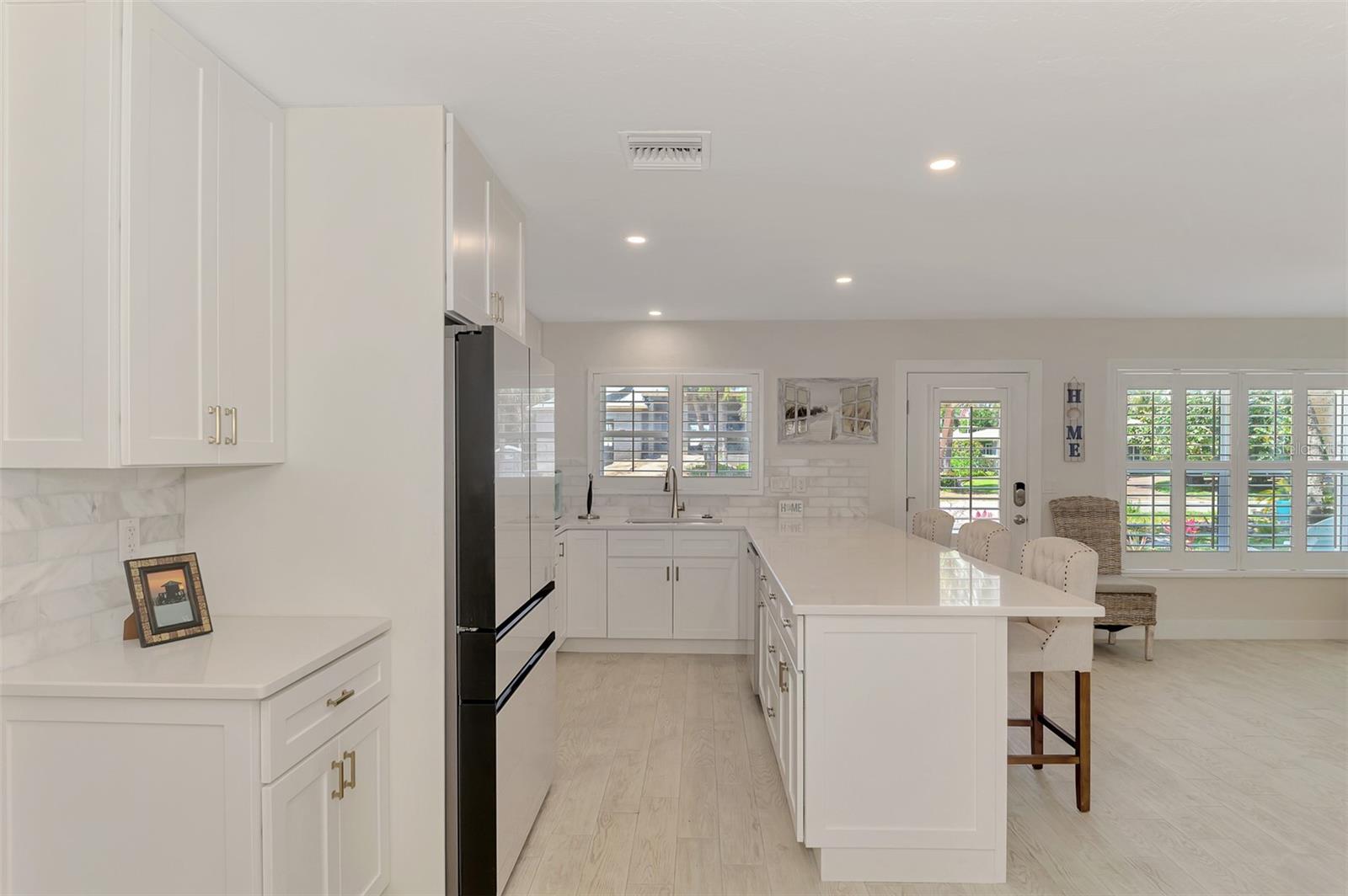 5628 CAPE LEYTE DR, SARASOTA, FL — photo 47