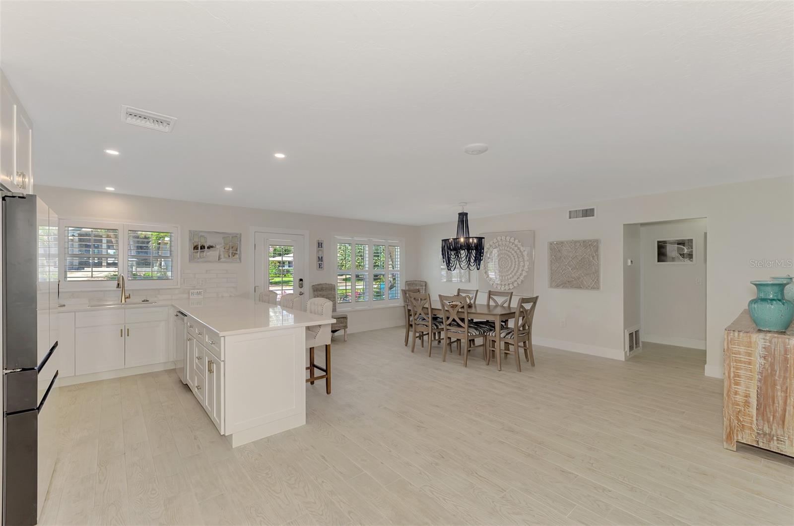 5628 CAPE LEYTE DR, SARASOTA, FL — photo 48